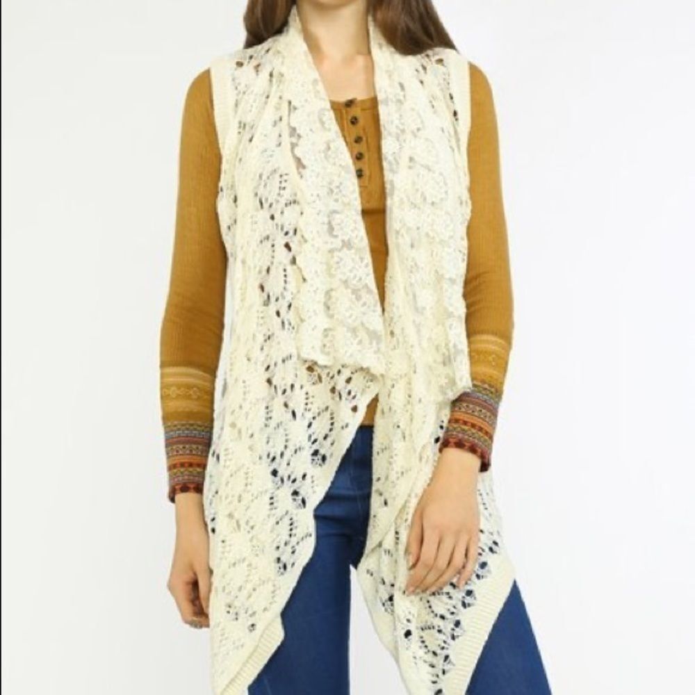 Flying tomato open front cream lace vest medium